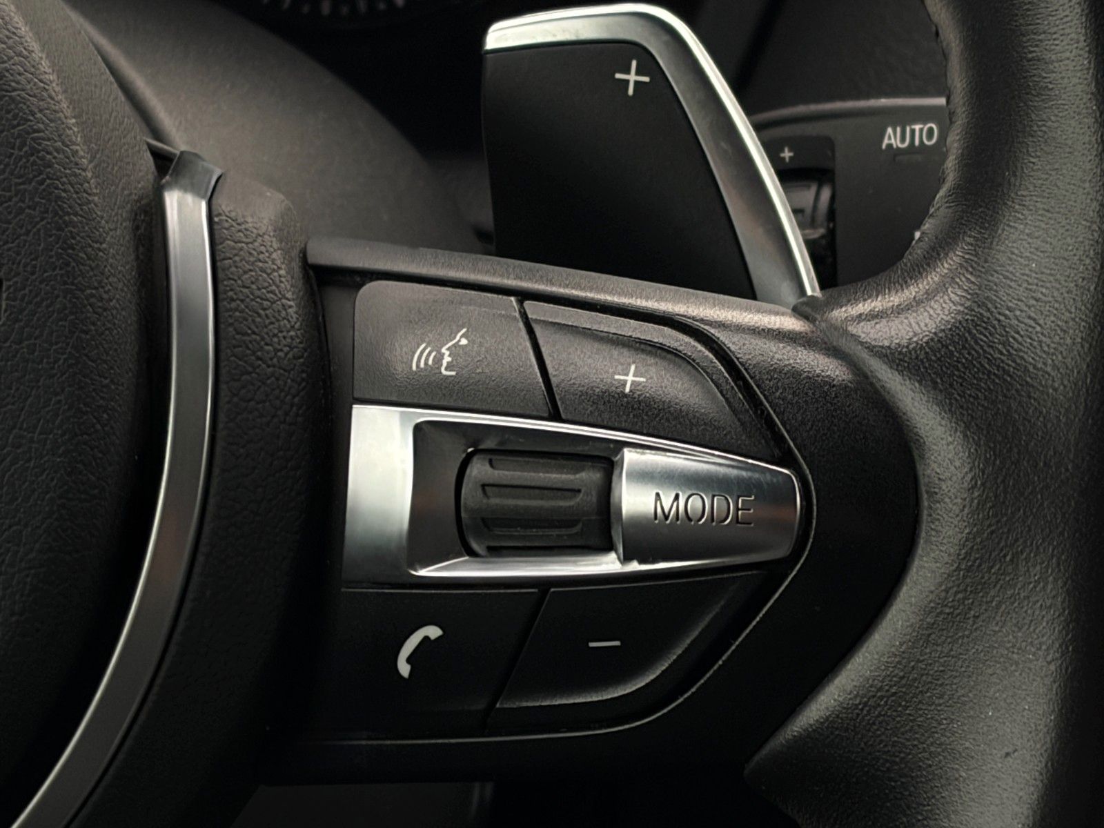 Fahrzeugabbildung BMW 120i F21 M Sport 2Z-Klima Leder LED PDC TEMP.