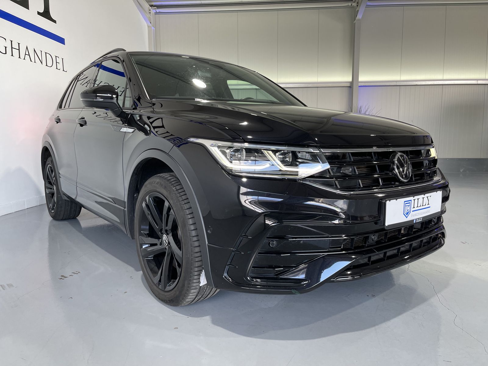 Fahrzeugabbildung Volkswagen Tiguan R-Line 2.0 TDI*4Motion*AHK*Cam*Q.DRIVE*