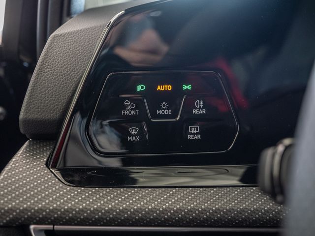 Golf VIII 2.0 TSI R-Line SHZ NAVI LED ACC AID