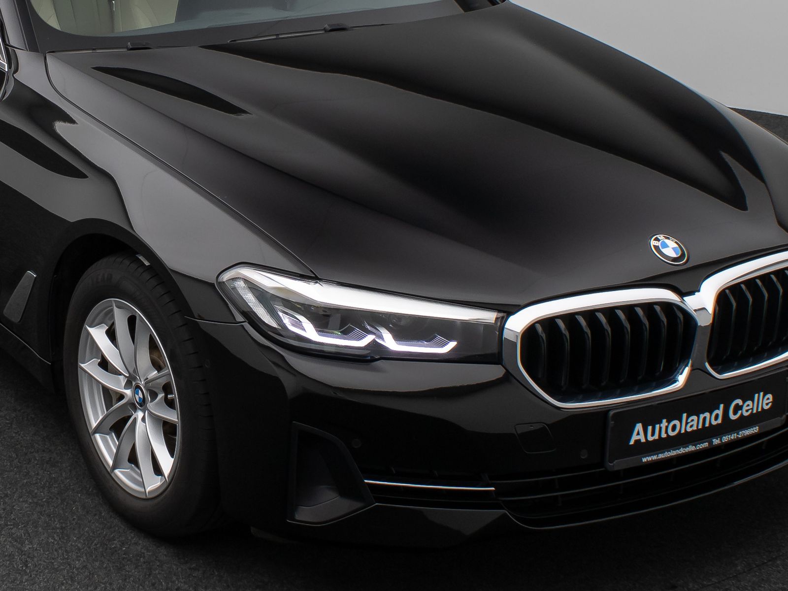 Fahrzeugabbildung BMW 530i Kamera Glasdach DAB Lenkrhzg Klima-4. Alarm