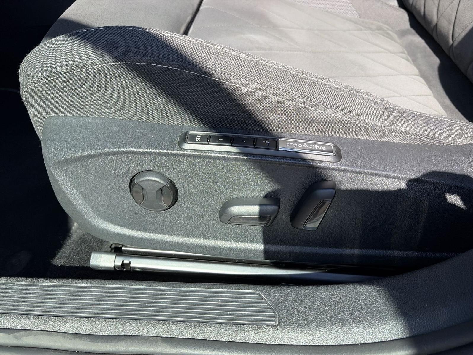 Volkswagen Golf VIII 1.5eTSI DSG Style, миниатюра 9