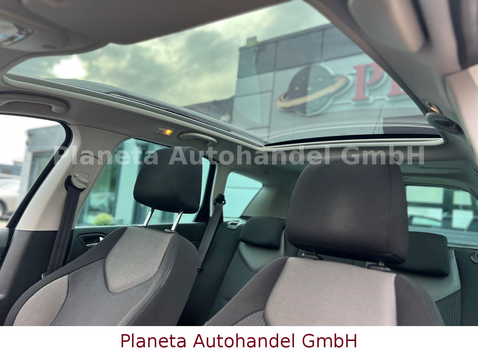 Peugeot 308 2011 — photo 14