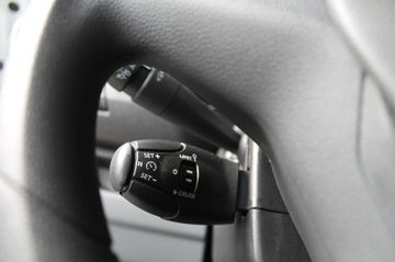 Fahrzeugabbildung Citroën Jumpy BlueHDi 100 XL Lang / L3