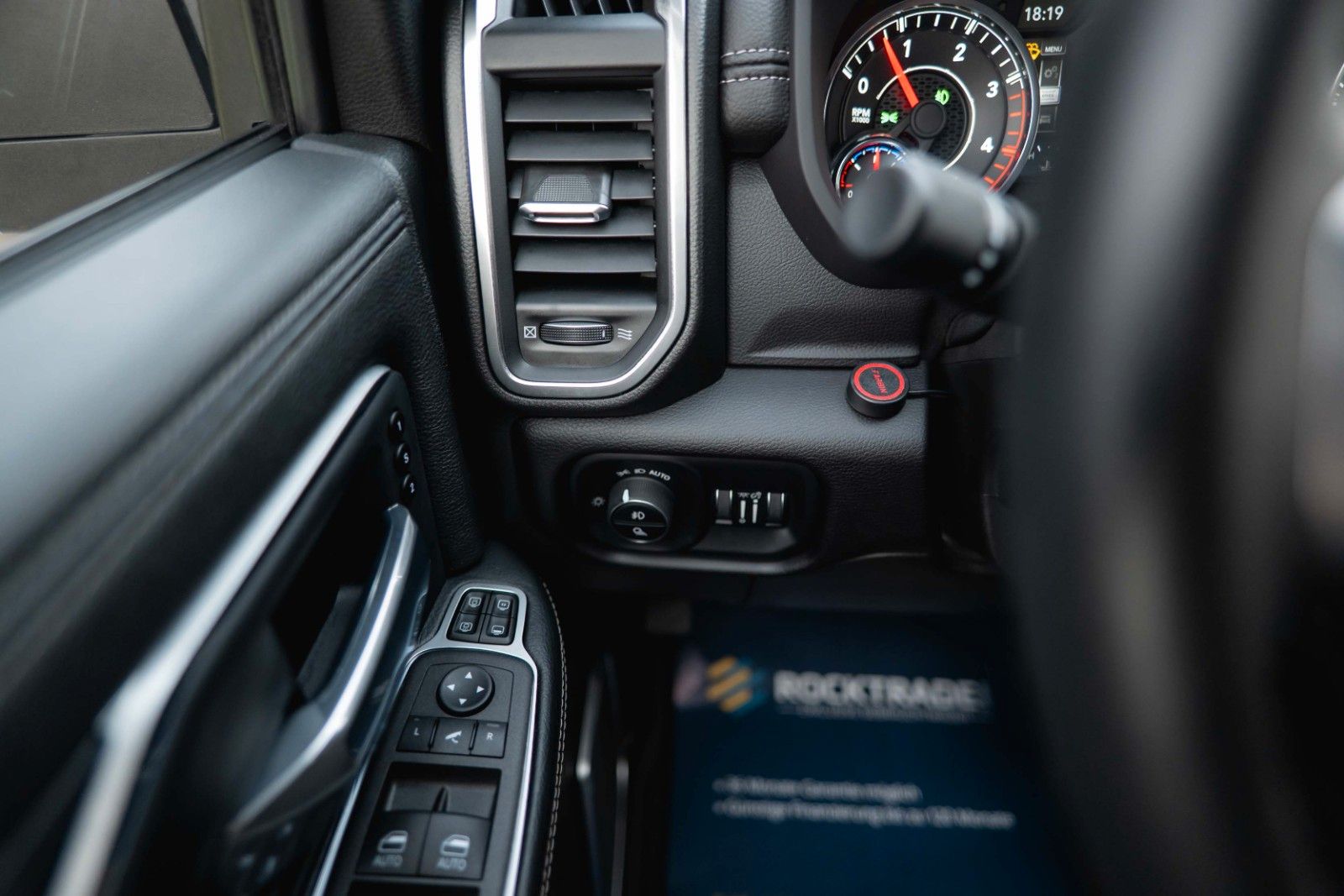 Fahrzeugabbildung Dodge RAM 3500 HEAVY DUTY 6.7 Cummins Laramie Night
