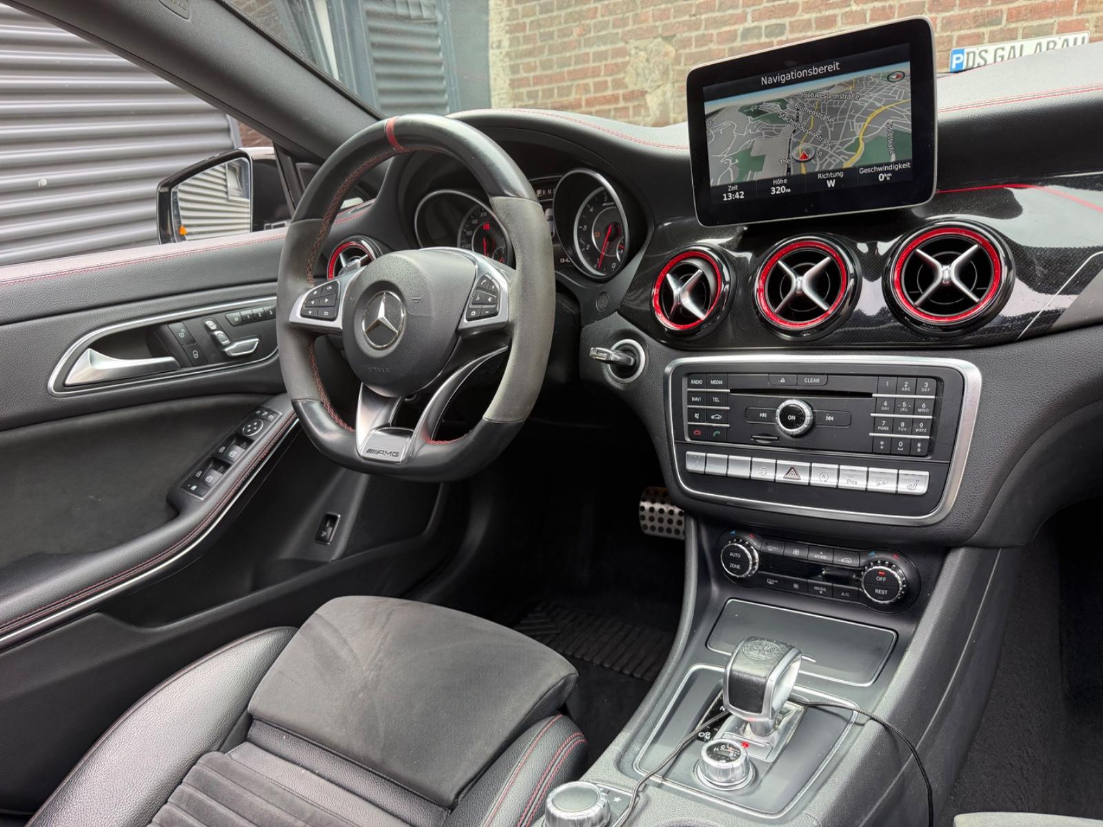 MERCEDES-BENZ CLA 45 AMG 381ch 4MATIC PERFORMANCE PANO MEMORY CARBON ÉCHAPP PERFORMANCE