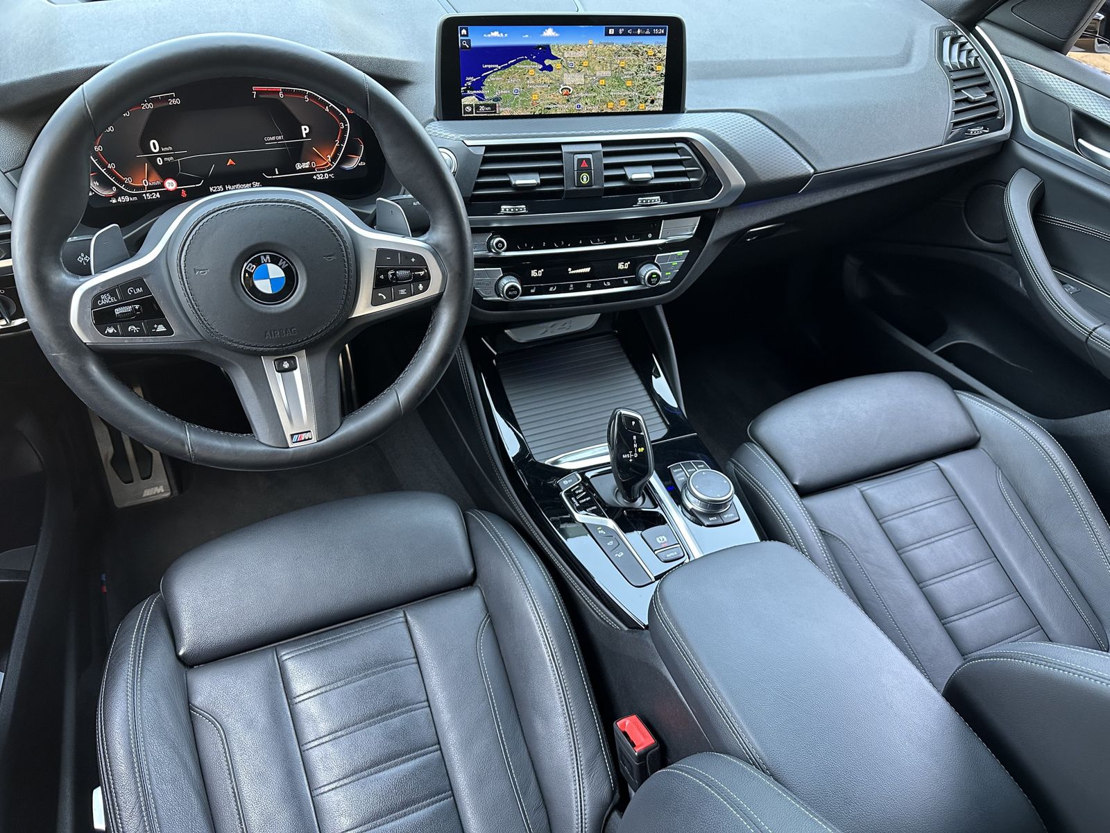 Fahrzeugabbildung BMW X4 xDrive30i M-Sport X NAV+LED+360°+ACC+HEAD-UP