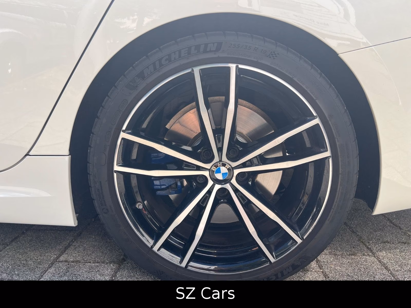 BMW 330d Touring xDrive M Sport*AHK*PANO*