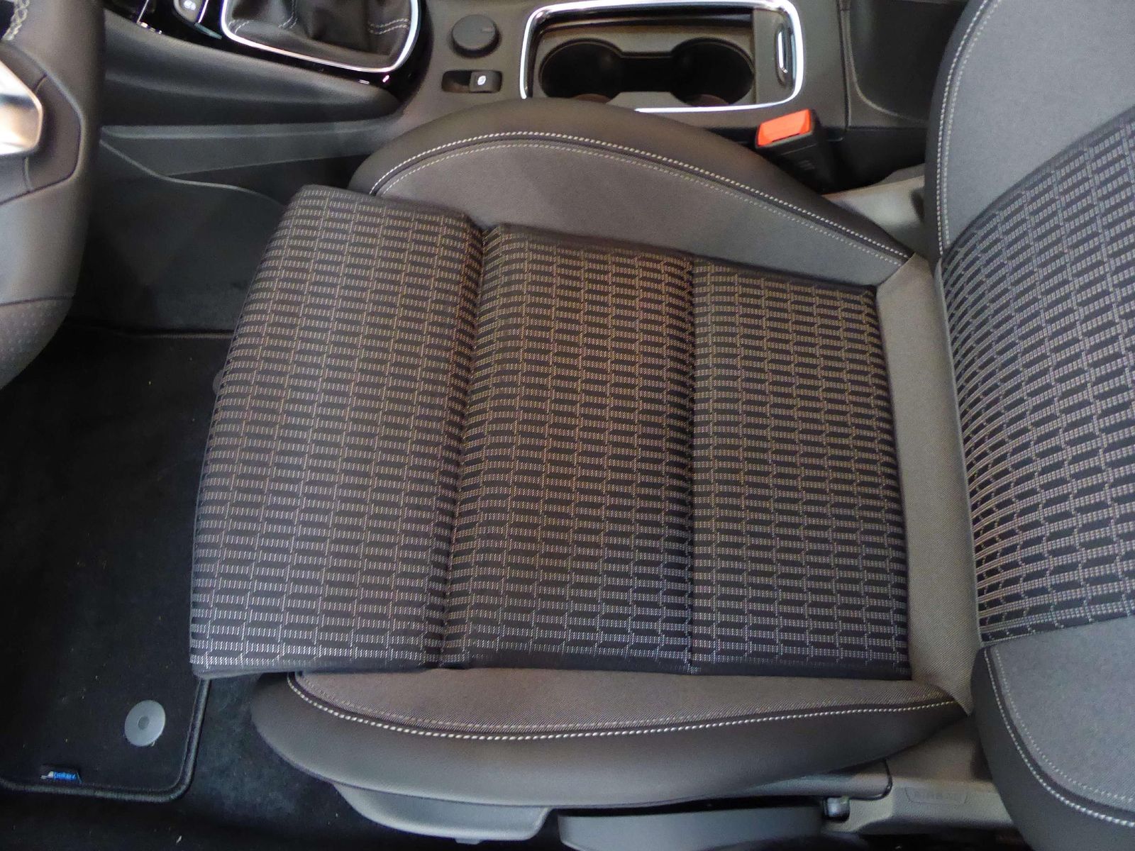 Fahrzeugabbildung Opel Astra K ST Elegance 1.2l 145PS Matrix/Kamera!