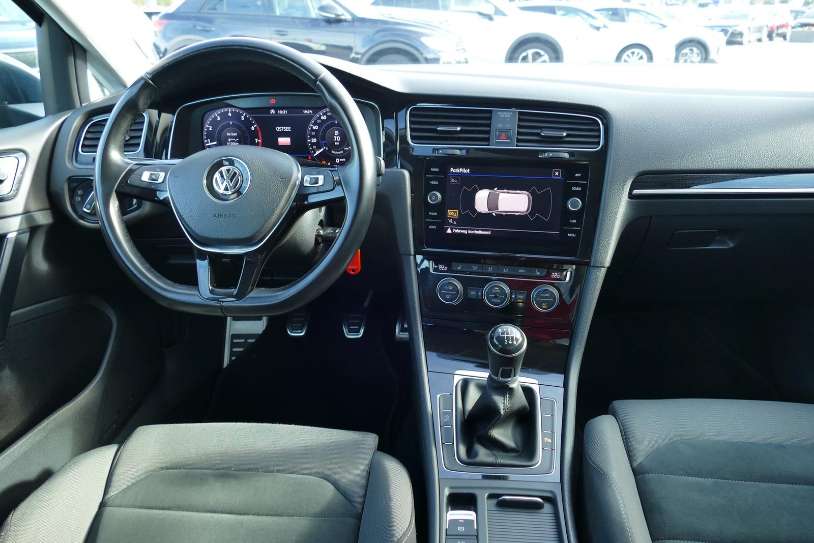 Volkswagen Golf VII 1.4 TSI Highline R-Line LED App Connect