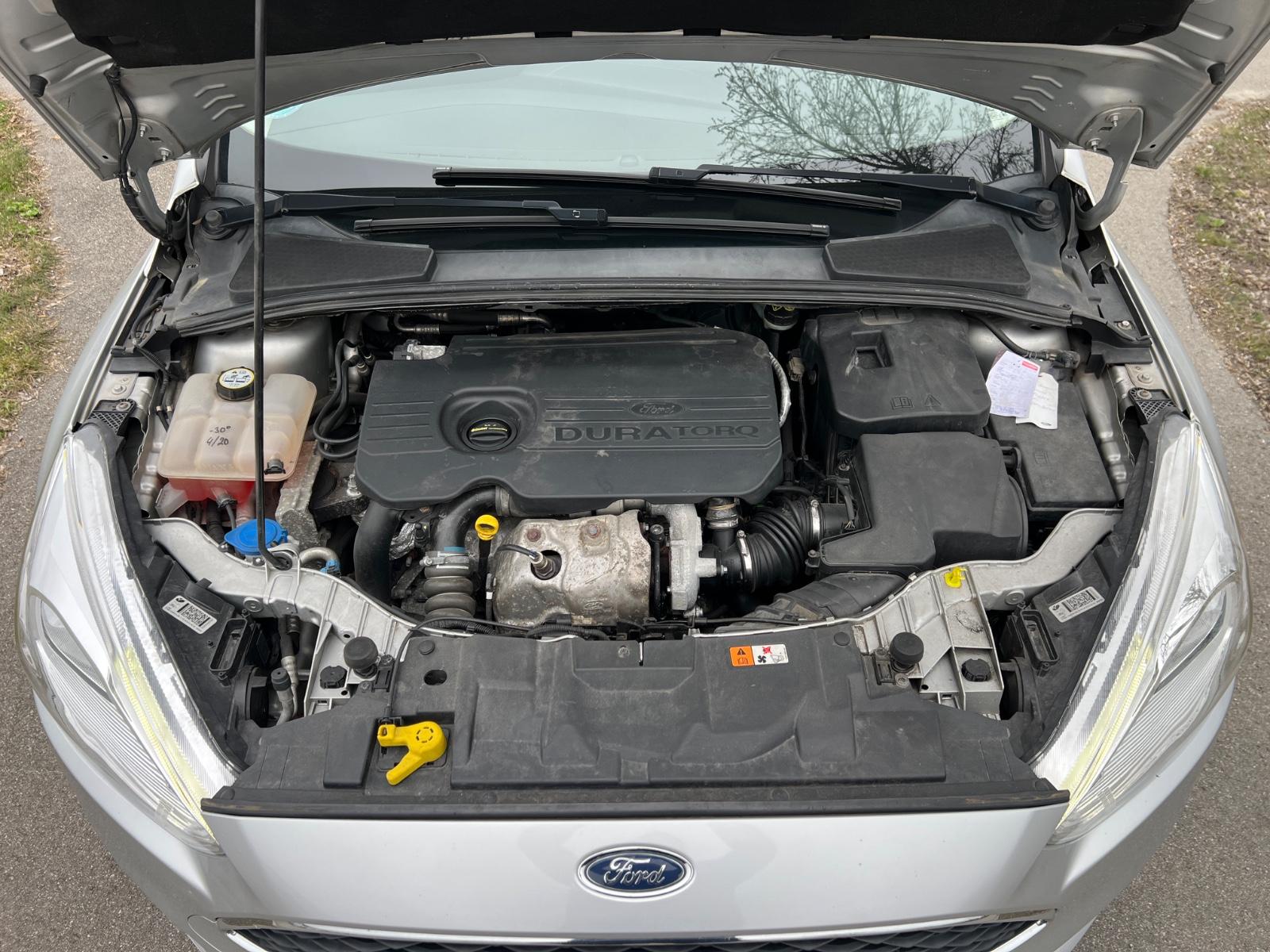 Ford Focus 2015 — photo 17