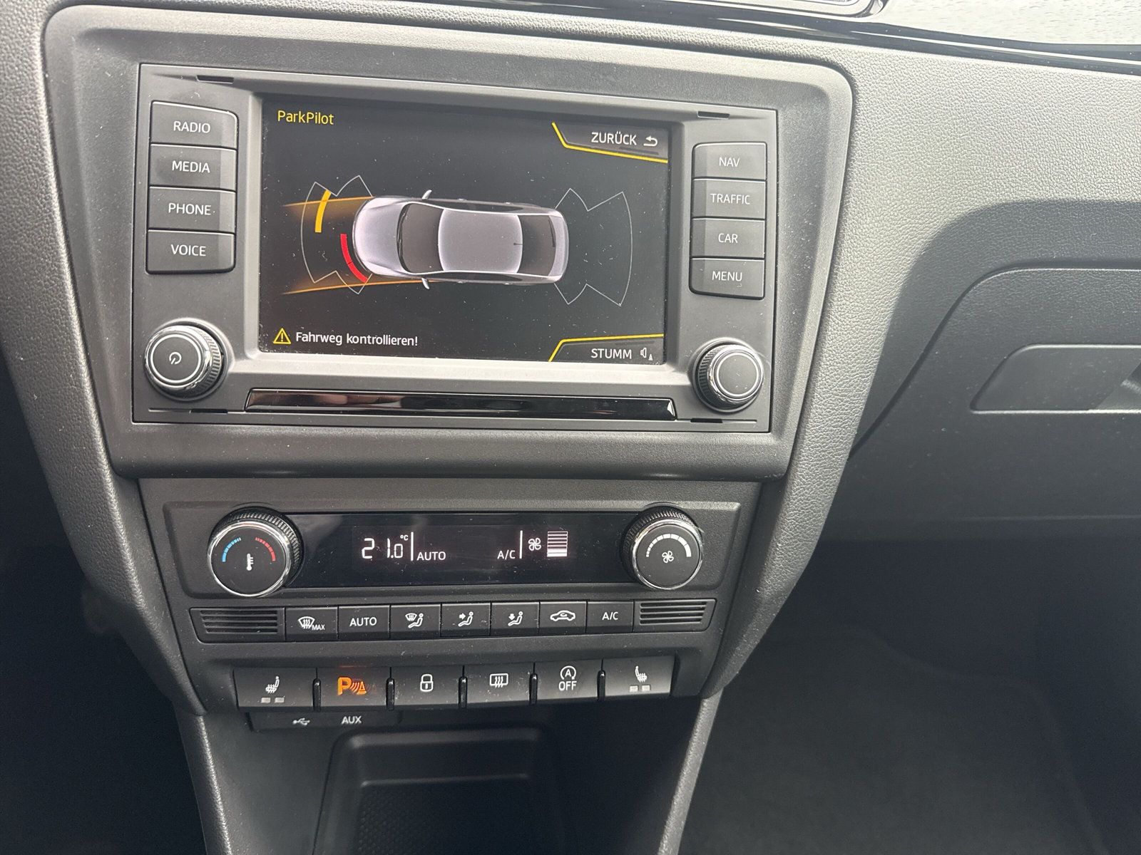 Fahrzeugabbildung SEAT Toledo 1.0 TSI Xcellence Navi PDC GRA