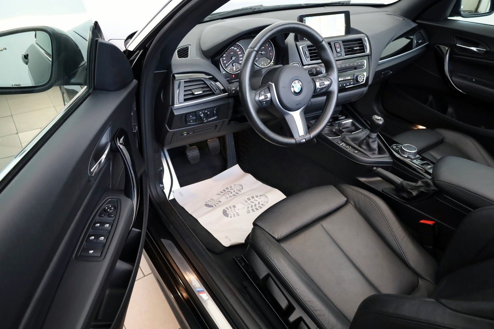 Fahrzeugabbildung BMW 220 i Cabrio M Sport,Navi Prof.,Kamera,Xenon