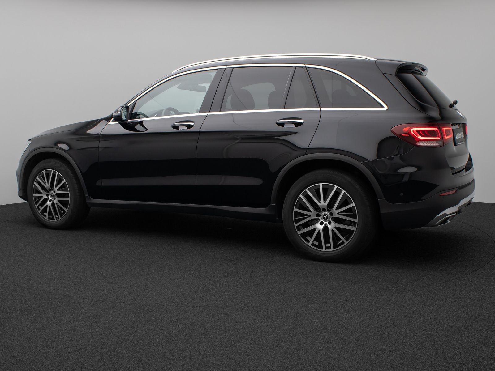 Fahrzeugabbildung Mercedes-Benz GLC 300 4Matic 9G-TRONIC Standhzg PDC LED AHK