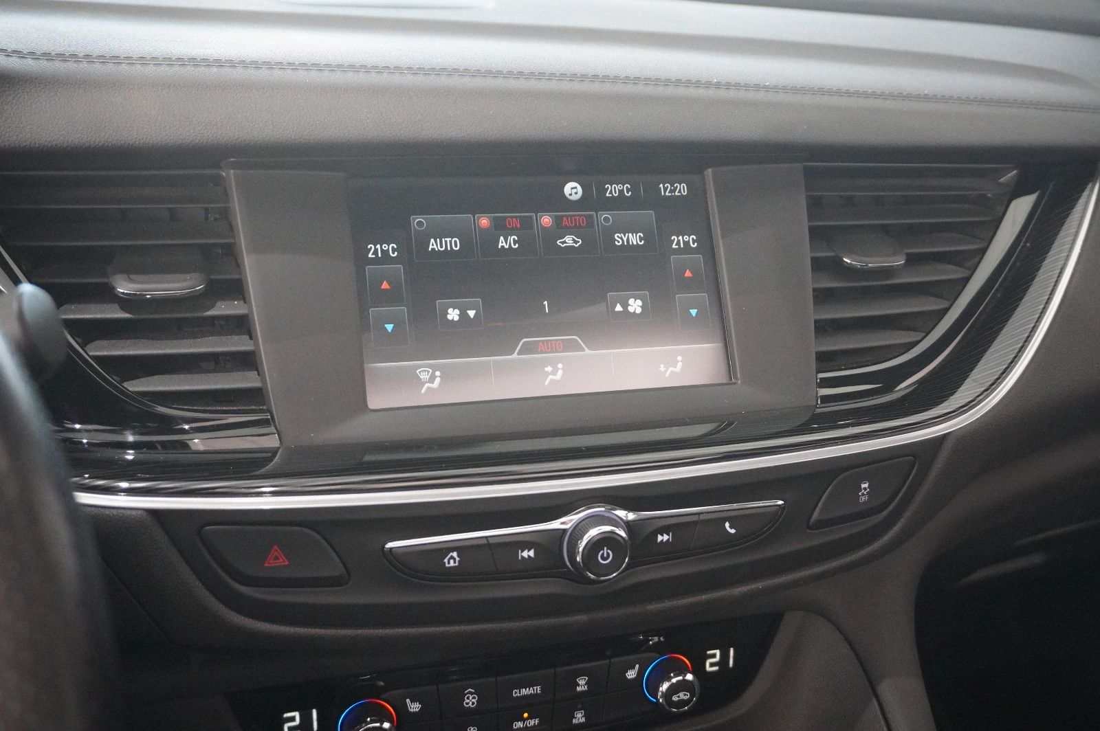 Fahrzeugabbildung Opel Insignia B GS 2.0D INNOV. NAVI/KAMERA/PANO./AHK