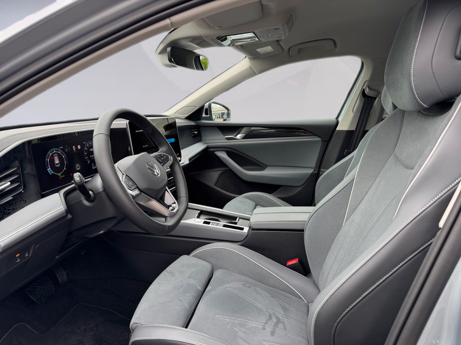Fahrzeugabbildung Volkswagen Passat Variant 1.5 eTSI Business
