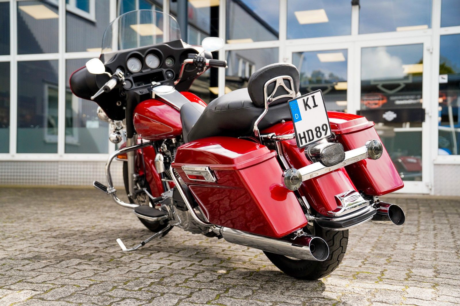 Fahrzeugabbildung Harley-Davidson FLHTP Electra Glide Twin Cam 96 - Sissybar -