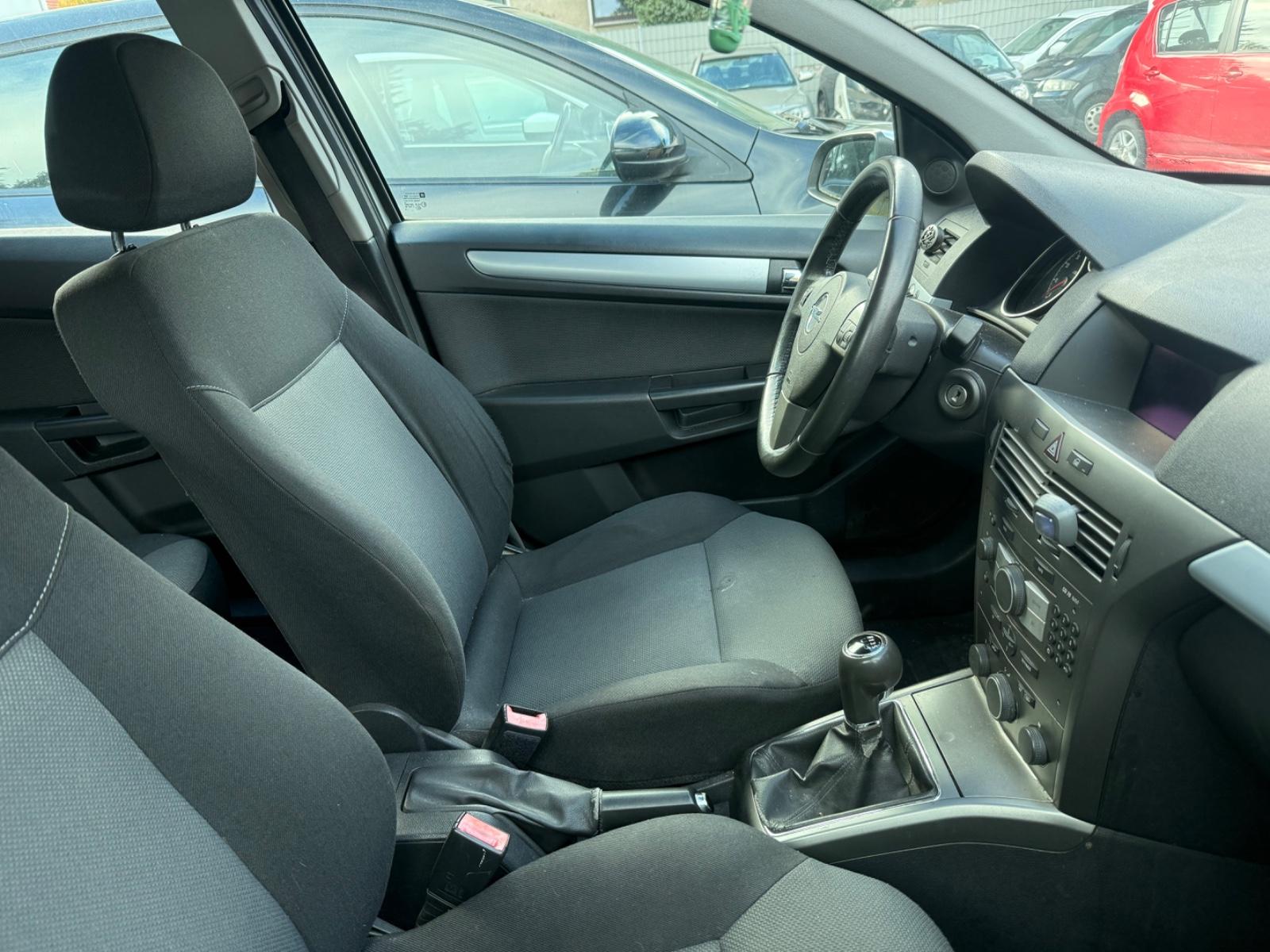 Opel Astra 2006 — photo 6