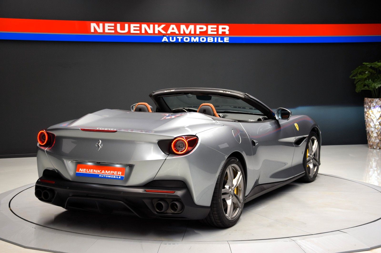 Fahrzeugabbildung Ferrari Portofino ACC Kamera Display Garantie  ADAS 1.Ha