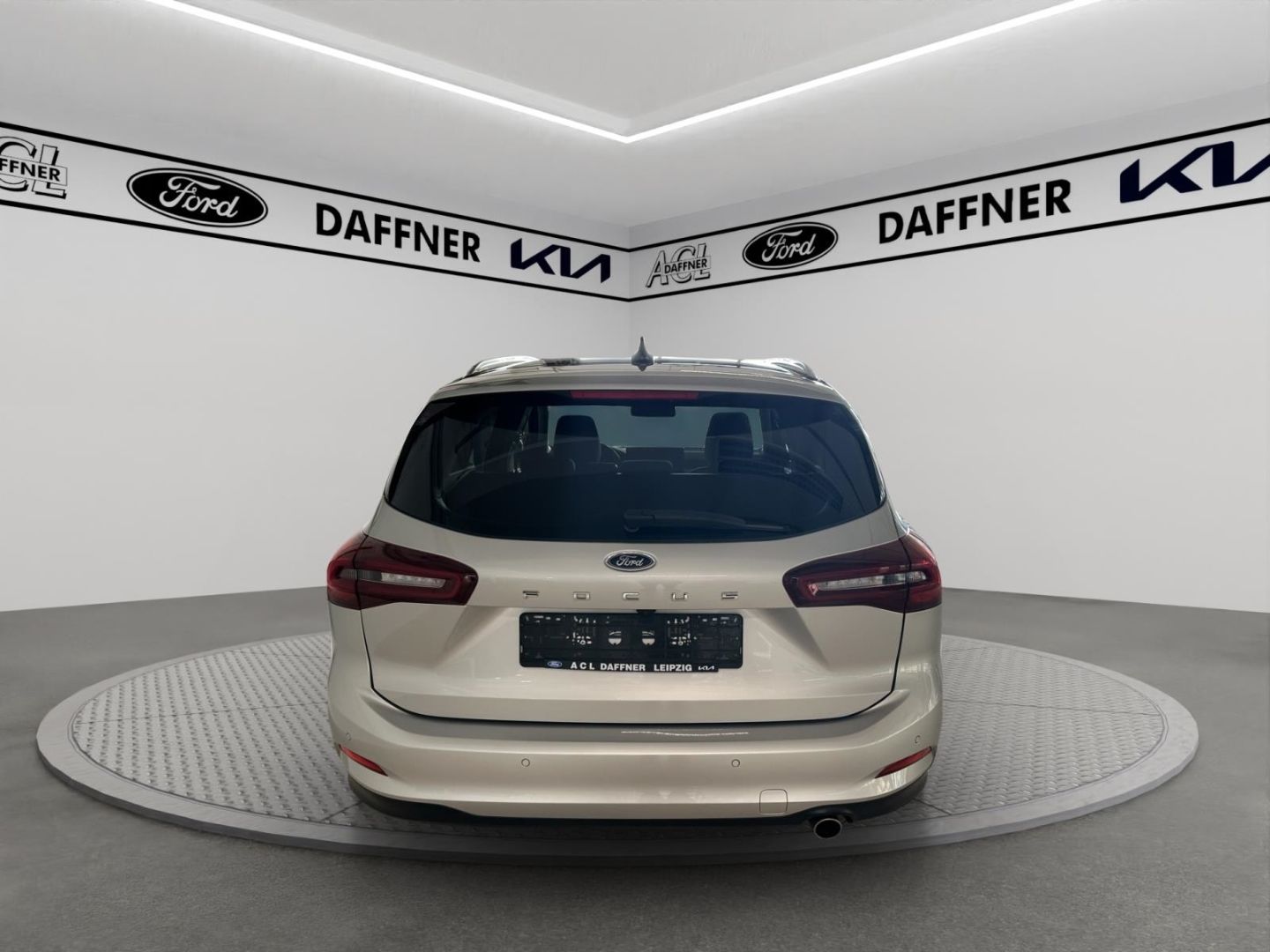 Fahrzeugabbildung Ford Focus Turnier Titanium X Navi LED ACC El. Heckkl