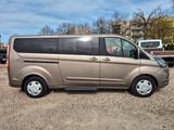 Ford Tourneo Custom Behindertenfahrzeug - Ford: Firmenfahrzeug