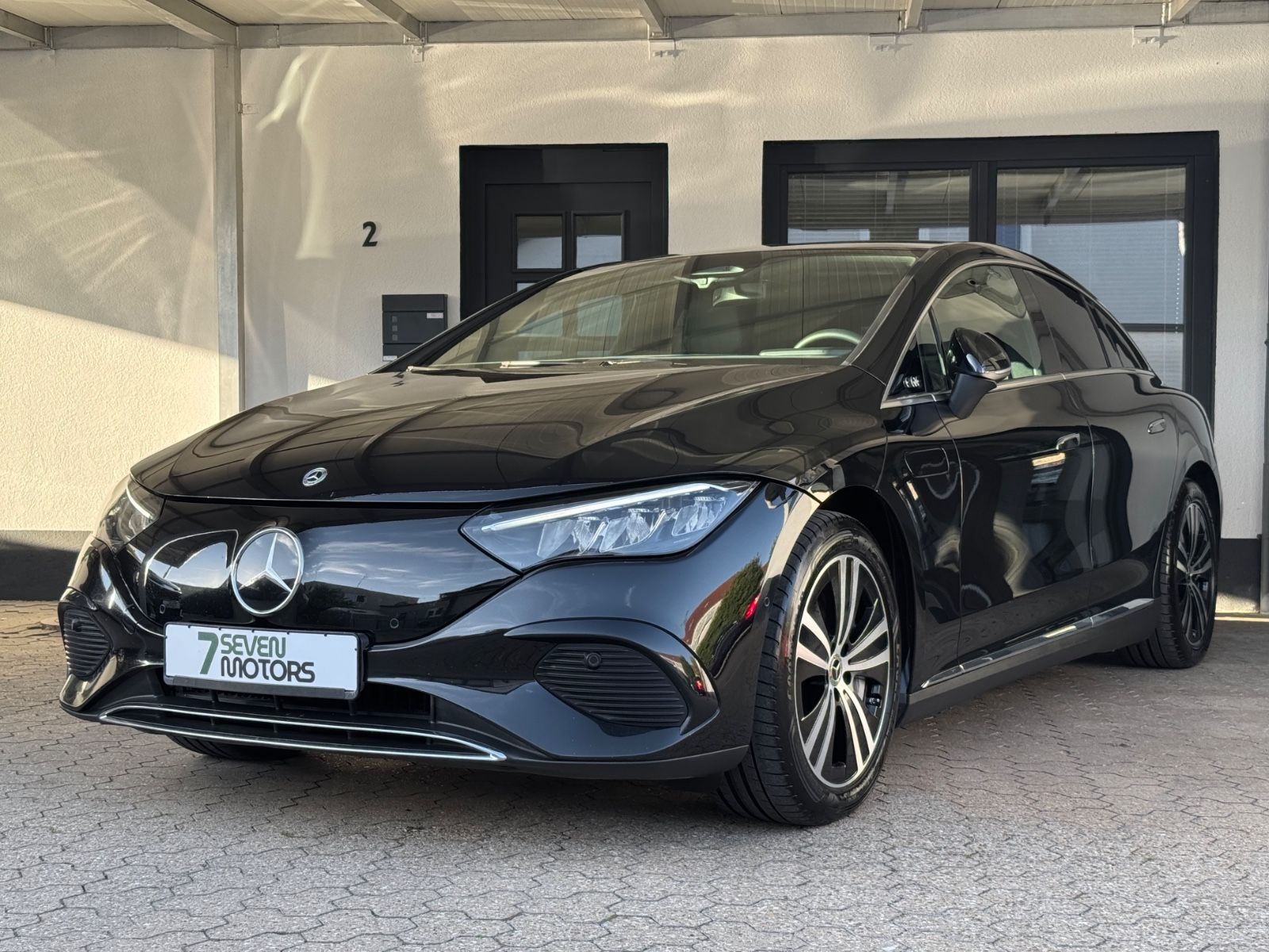 Mercedes-Benz EQE 300 MBUX ACC Kamera SHZ CarPlay SoH: 94% AHK imagem 2