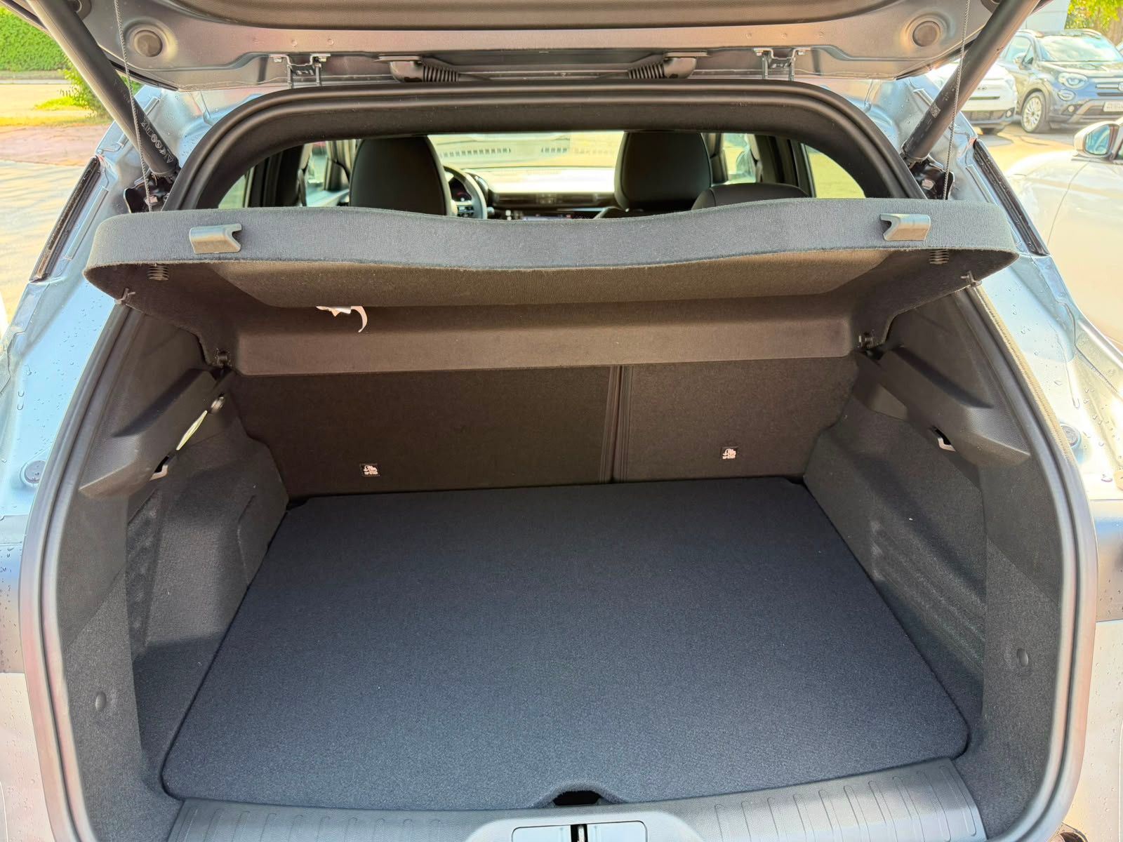 Fahrzeugabbildung Alfa Romeo Junior Ibrida 1.2 Allrad Sport Speciale