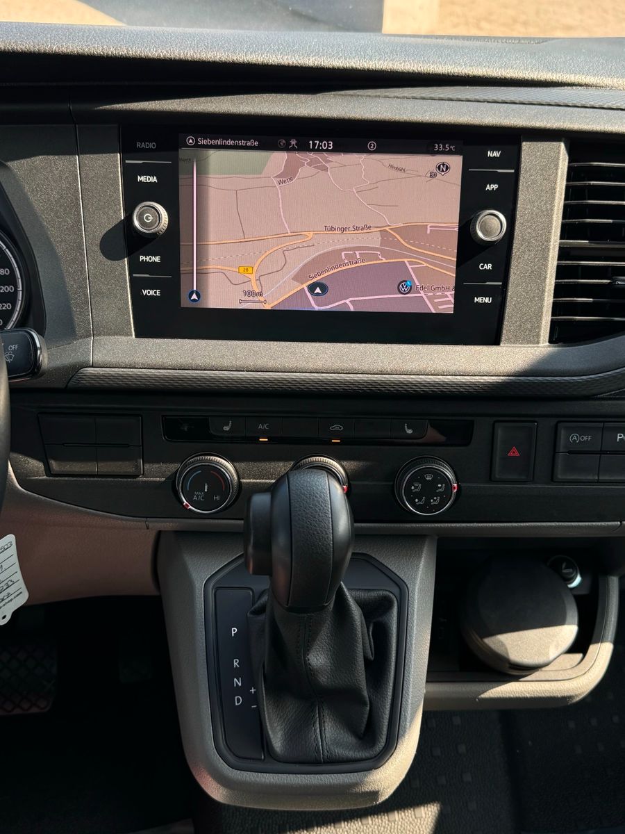 Fahrzeugabbildung Volkswagen T6.1 Transporter Kurz 2.0 TDI DSG CarPlay Navi