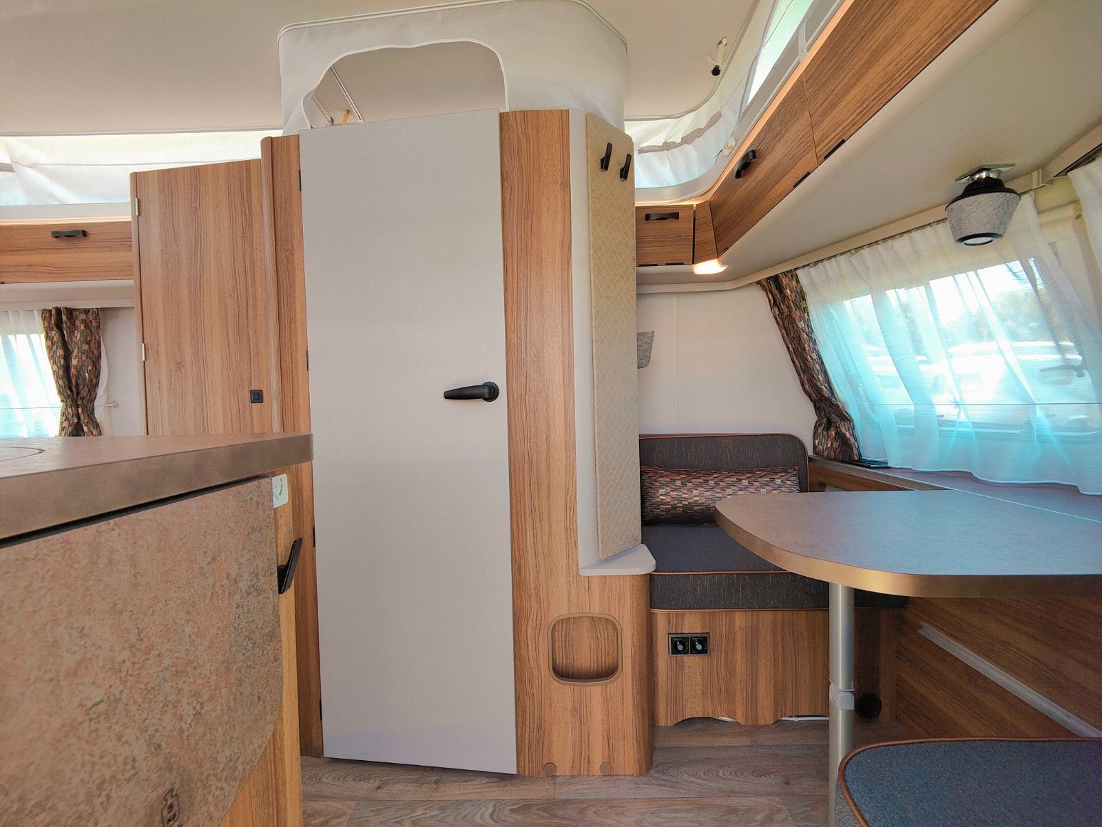 Fahrzeugabbildung HYMER / ERIBA / HYMERCAR Touring 542 Legend Urban 2026