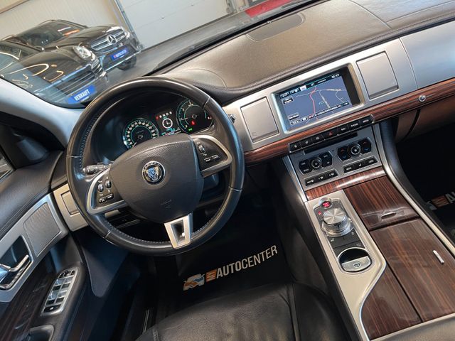 Jaguar XF 2.2 Diesel *LEDER*KAM*NAVI*PDC*SZHZ*XENON*