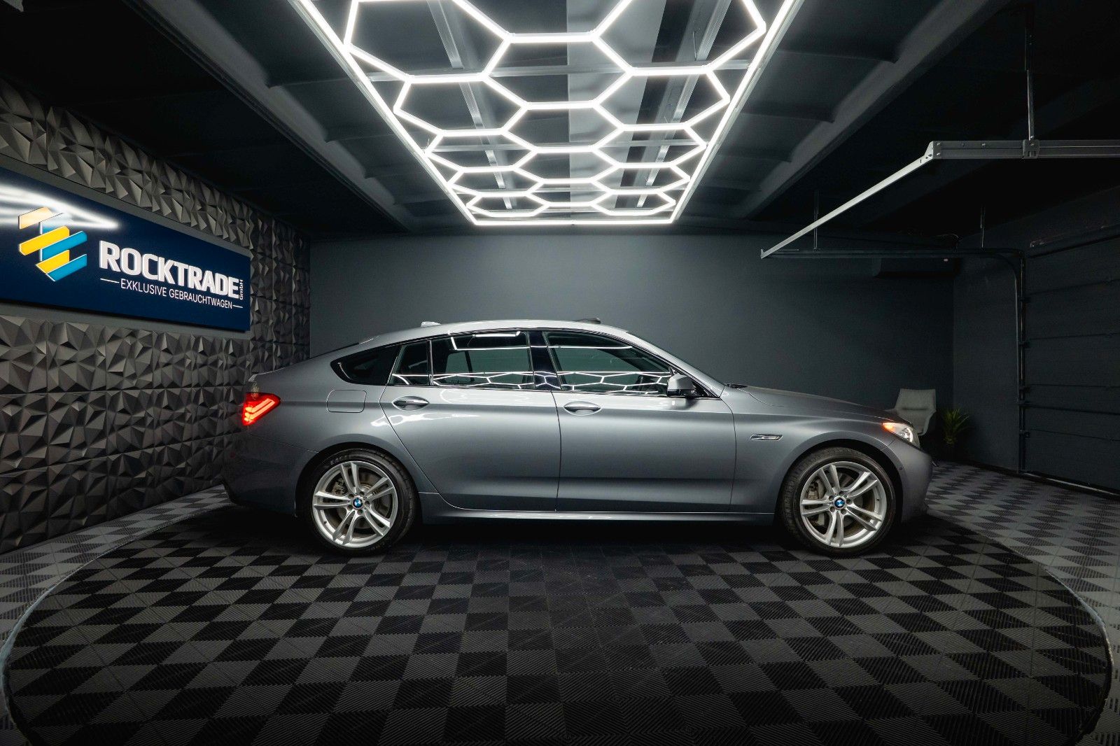 Fahrzeugabbildung BMW 550i xDrive Gran Turismo M-Sport *Pano*ACC*HU*