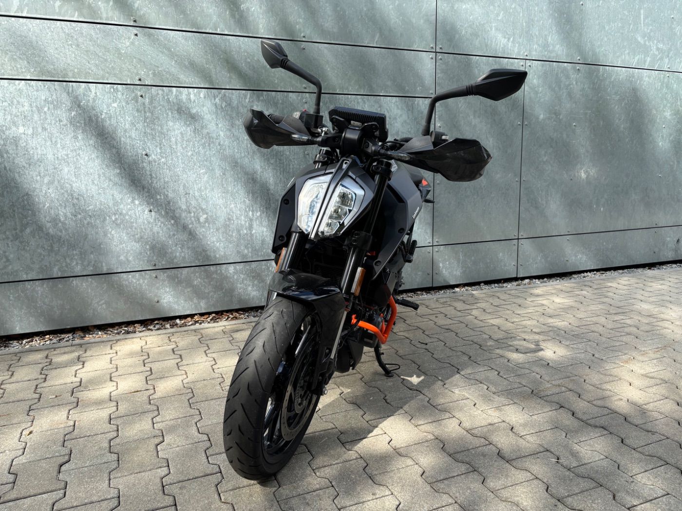 Fahrzeugabbildung KTM 390 Duke mit Tieferlegung 45 mm