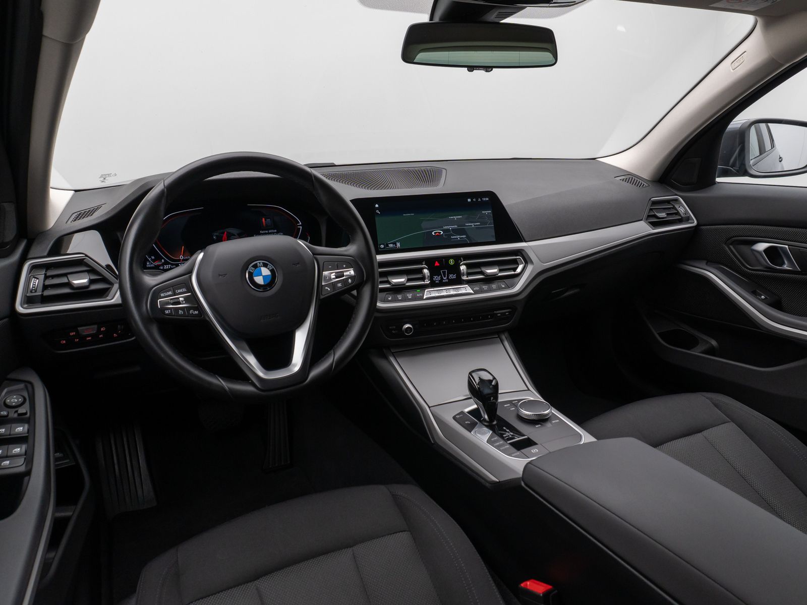 Fahrzeugabbildung BMW 320d DAB HiFi PDC Fernlichtassist Komfort Alarm