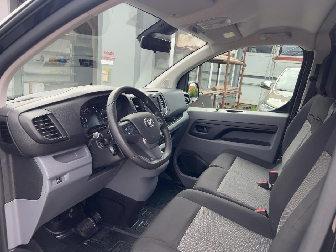 Fahrzeugabbildung Toyota Proace L1 Kasten 2,0 Meister A/T AHK EPH+CAM *