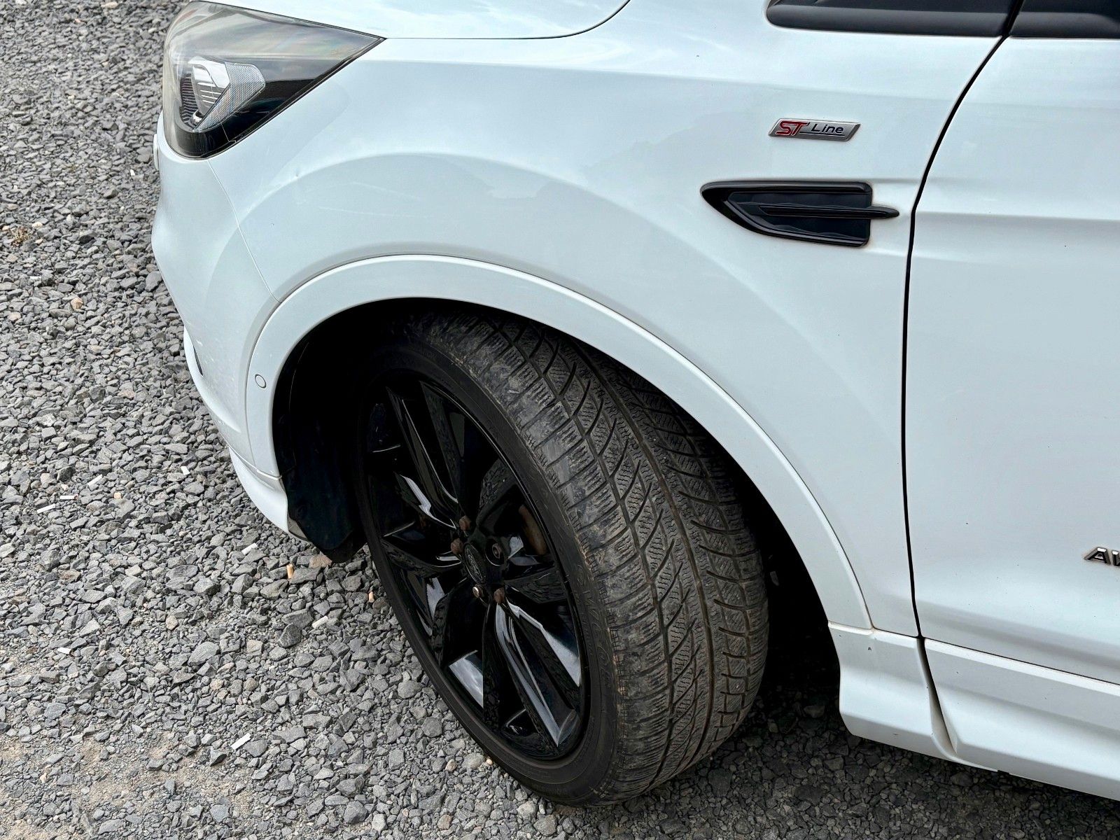 Fahrzeugabbildung Ford Kuga 2.0 TDCi 4x4 ST-Line Aut. Navi Leder Xenon