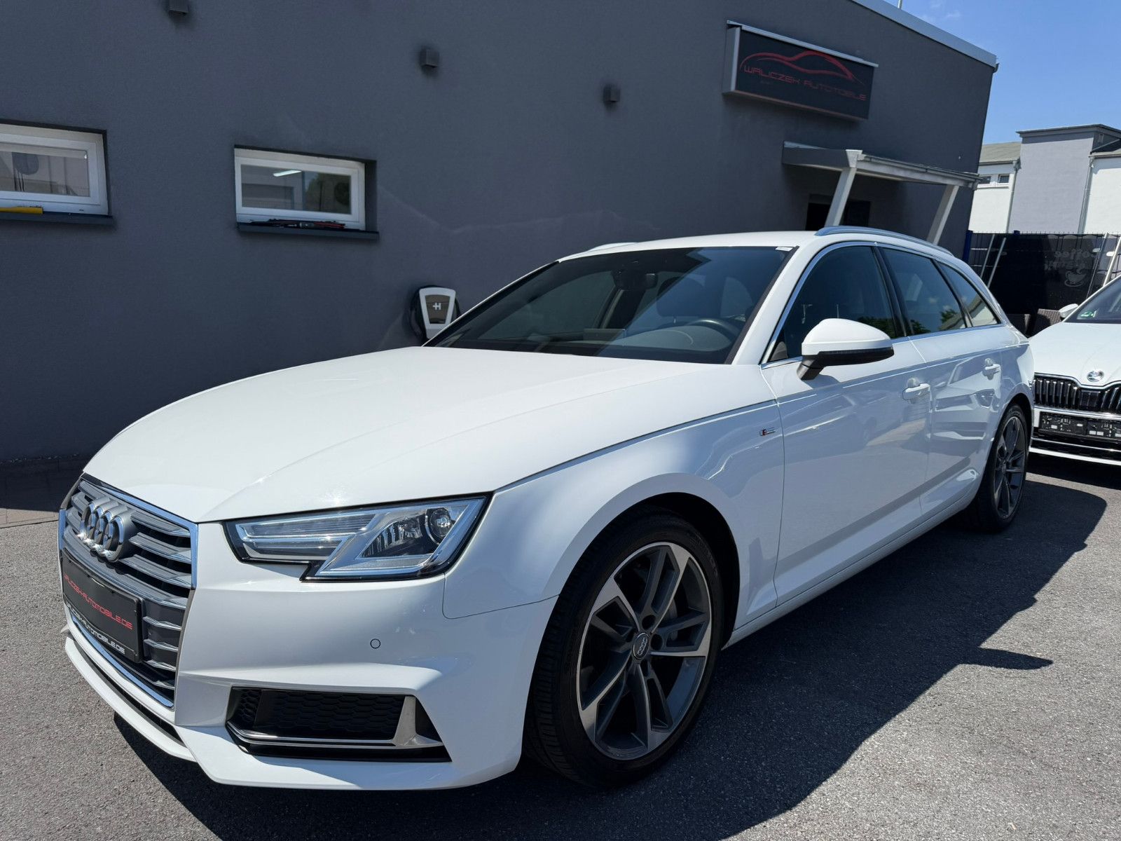 Audi A4 - 1