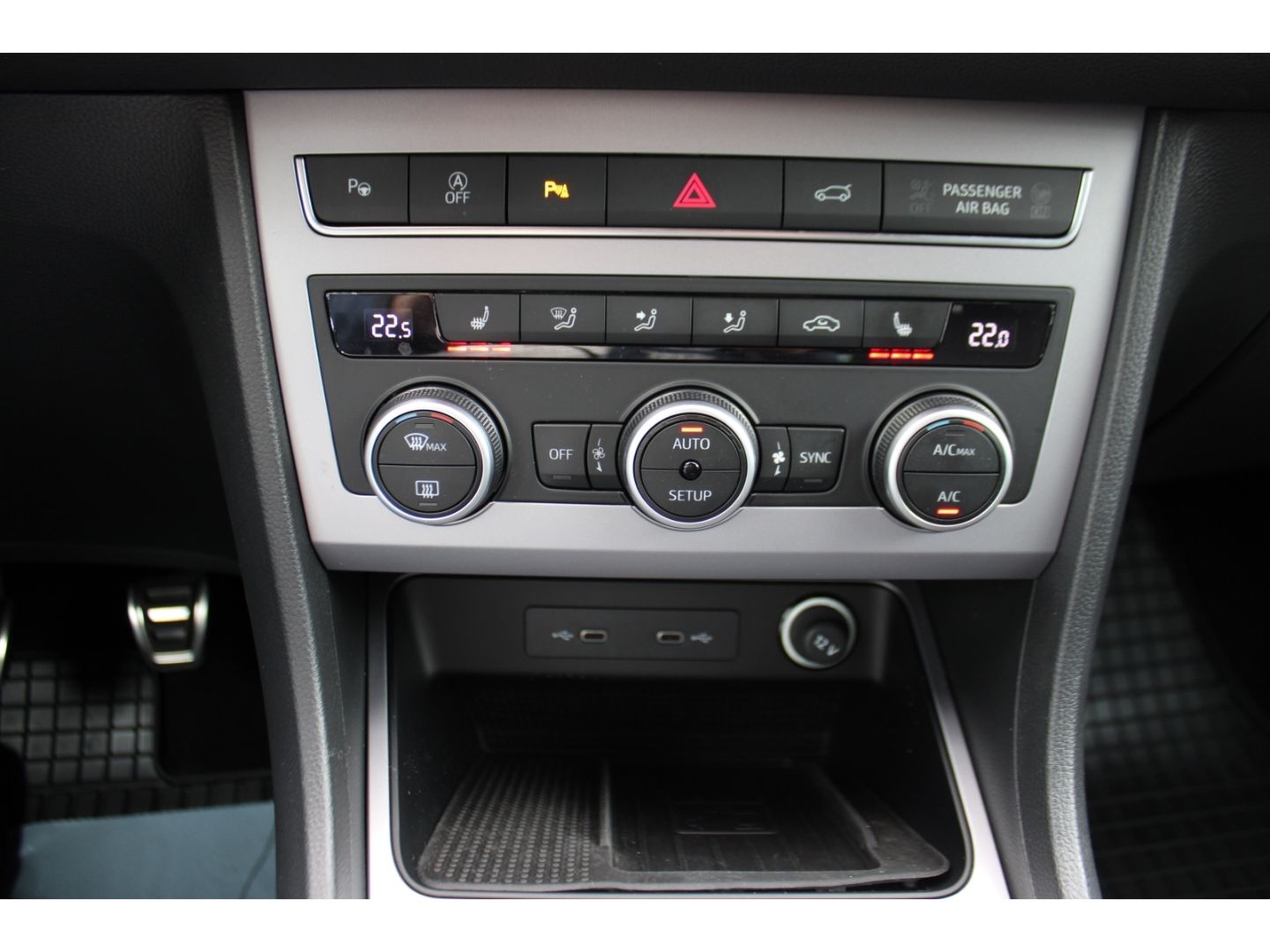 SEAT Ateca FR 1.5 TSI ACT ACC LED TWA AHK Navi beats - Image 25