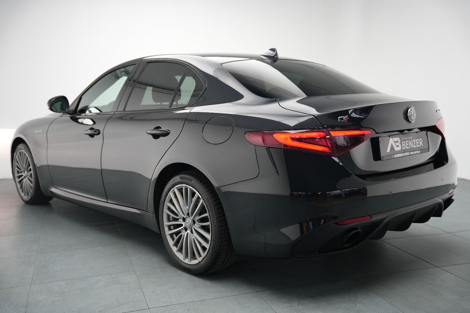 Fahrzeugabbildung Alfa Romeo Giulia Veloce *Harman&Kardon*Memory*Kamera*Navi