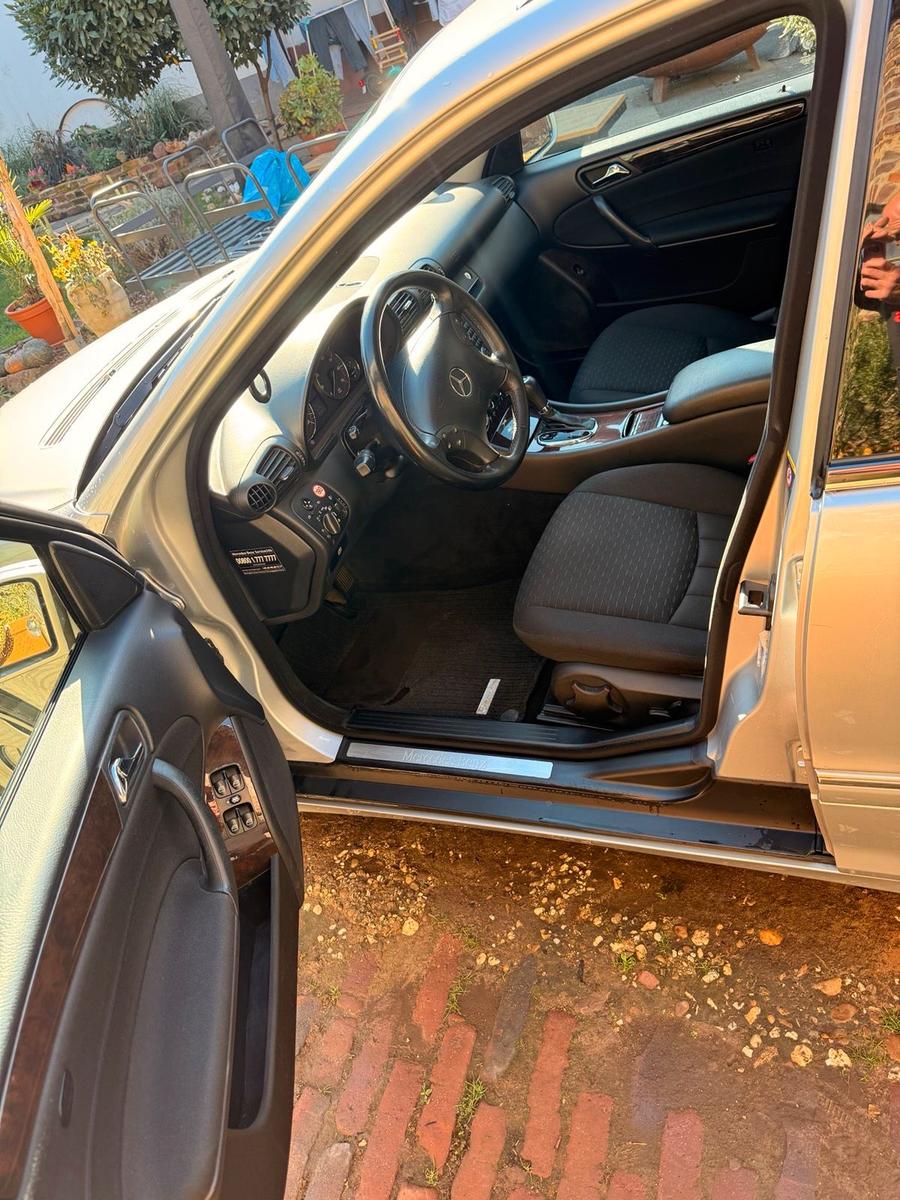 Mercedes-Benz C180 2006 — photo 7