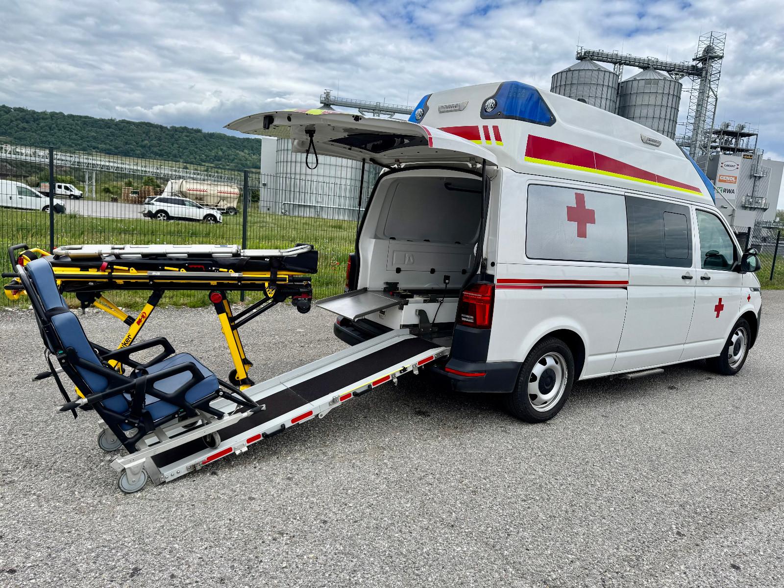Volkswagen VW T6/1, 4-Motion,mit Trage und Sessel