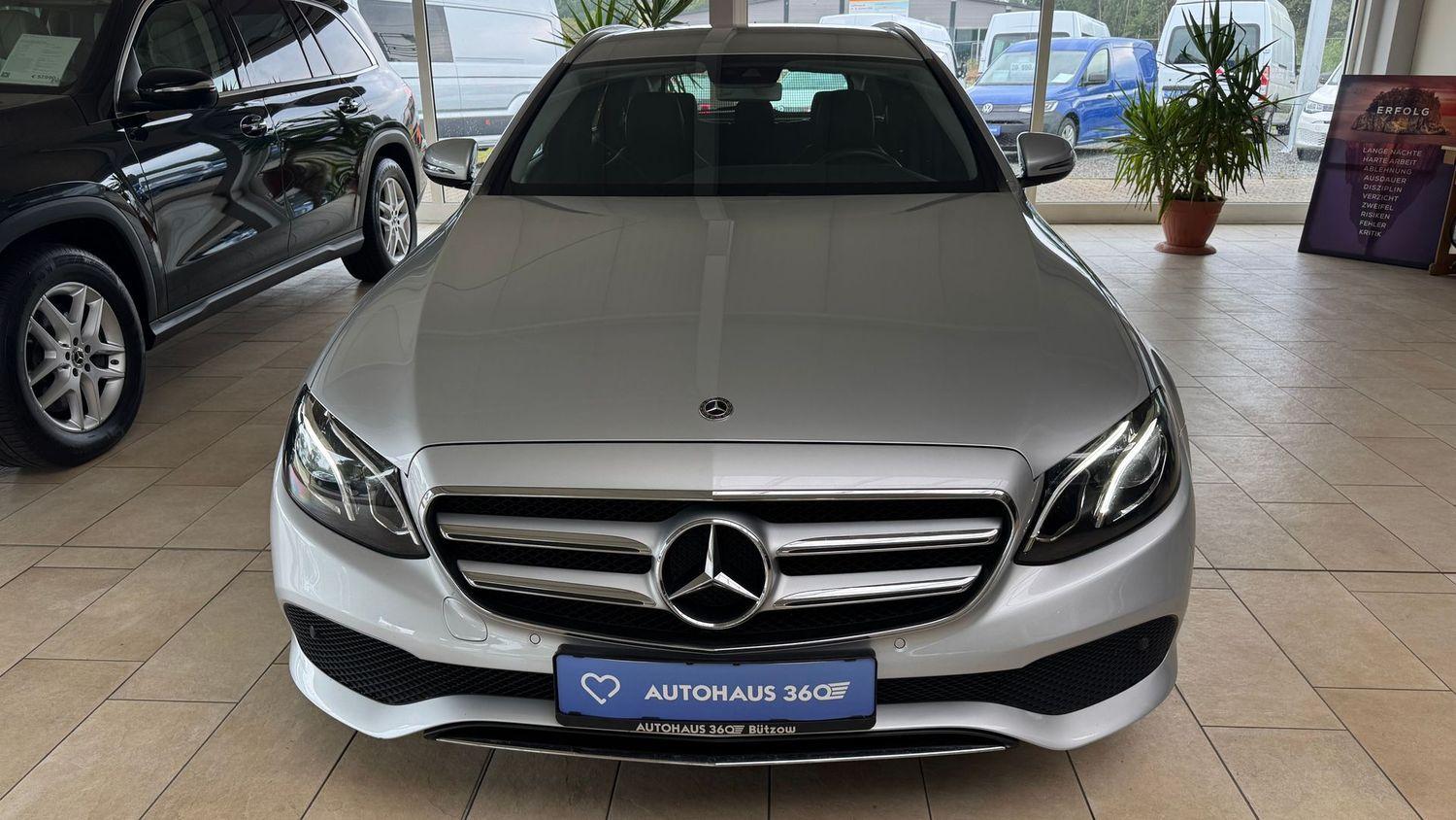 Mercedes-Benz E 220 E 220 d  Avantgarde LED/NAVI/CARPLAY