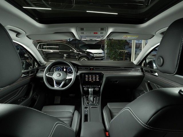 Passat Variant GTE R-Line Leder 360° HUD AHK DCC