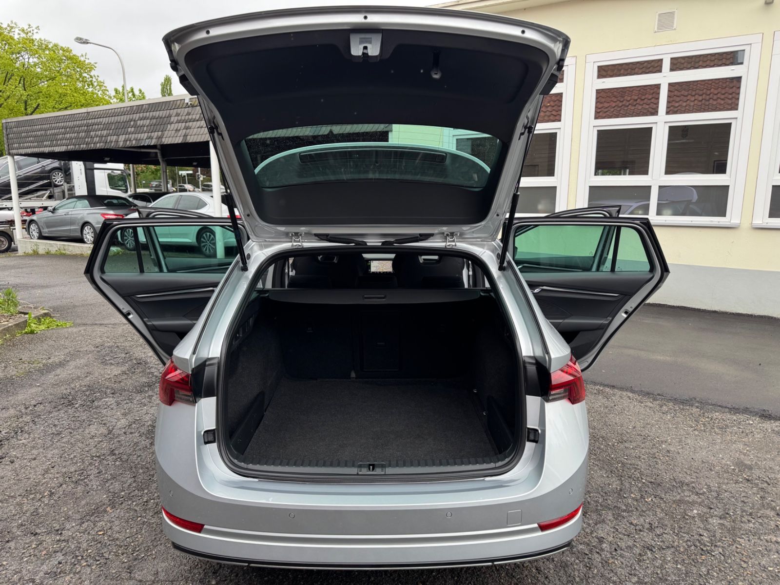 Skoda Octavia Combi DSG Sportline HUD ACC Keyless foto 18