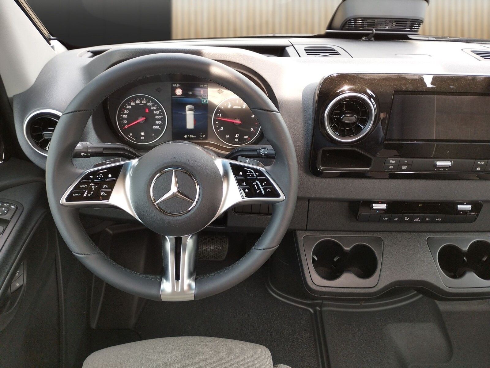 Fahrzeugabbildung Malibu Genius 641 LE Klimaautomatik, Radio DAB