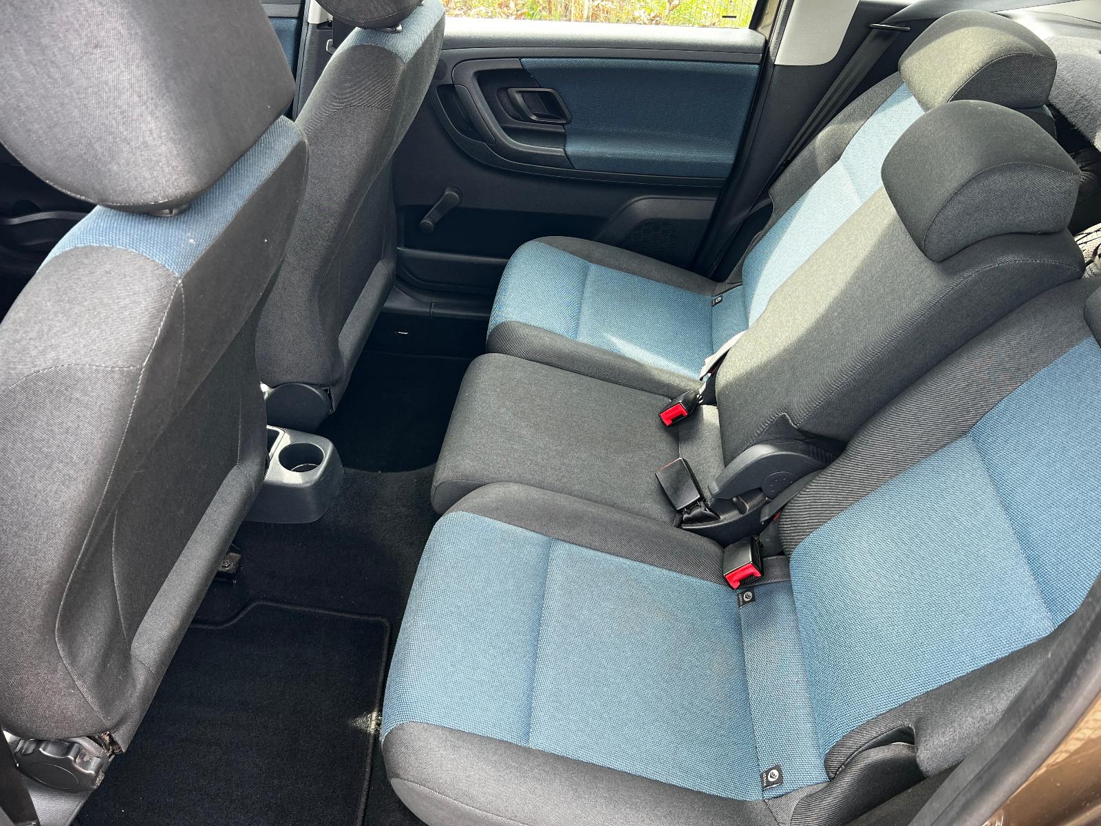 Skoda Roomster 2015 — фото 11