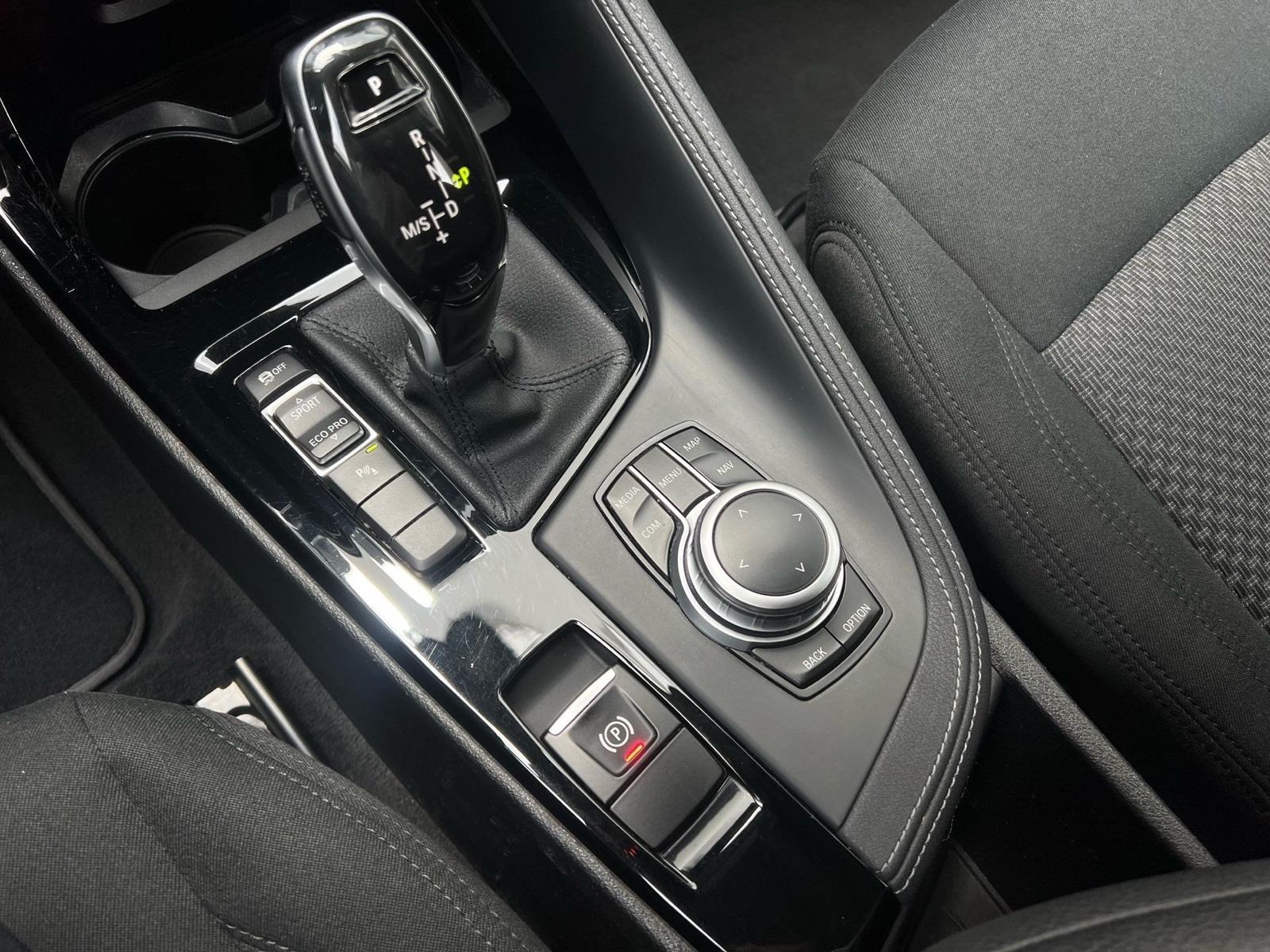 BMW X2 sDrive20i LED Navi Aut. PA PDC Tempomat Shz, миниатюра 9
