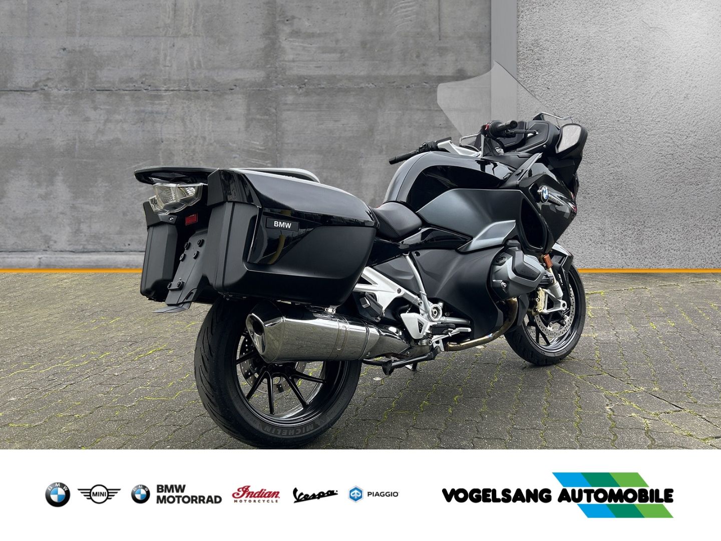 Fahrzeugabbildung BMW R 1250 RT TripleBlack, Dynamic- Paket, Comfort-P