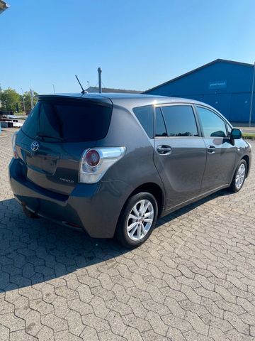 Toyota Verso Life