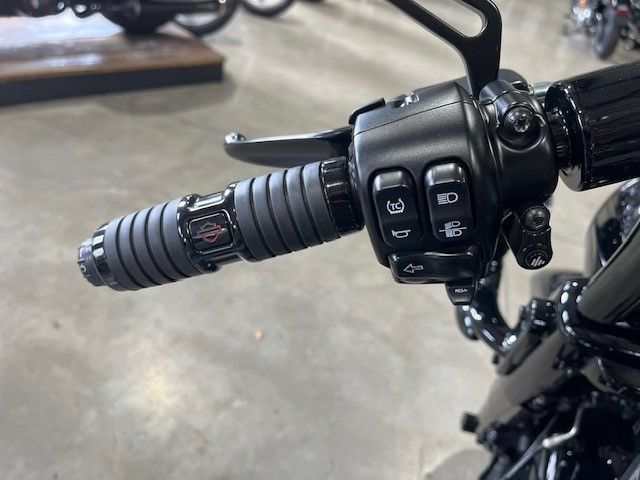 Fahrzeugabbildung Harley-Davidson FLHRXS Road King Spezial
