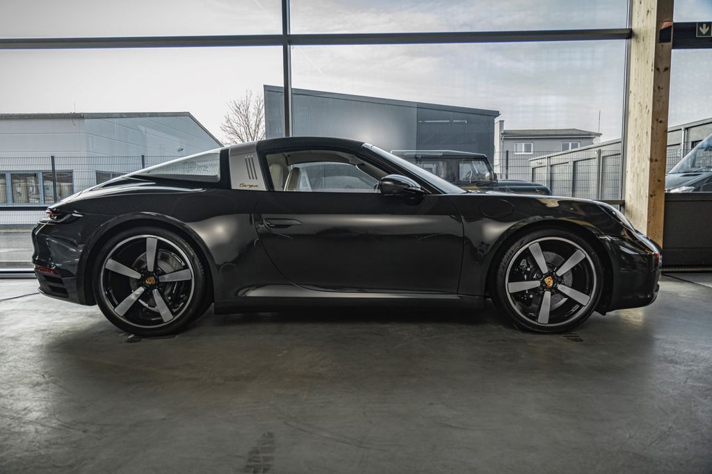 Image of Porsche 992