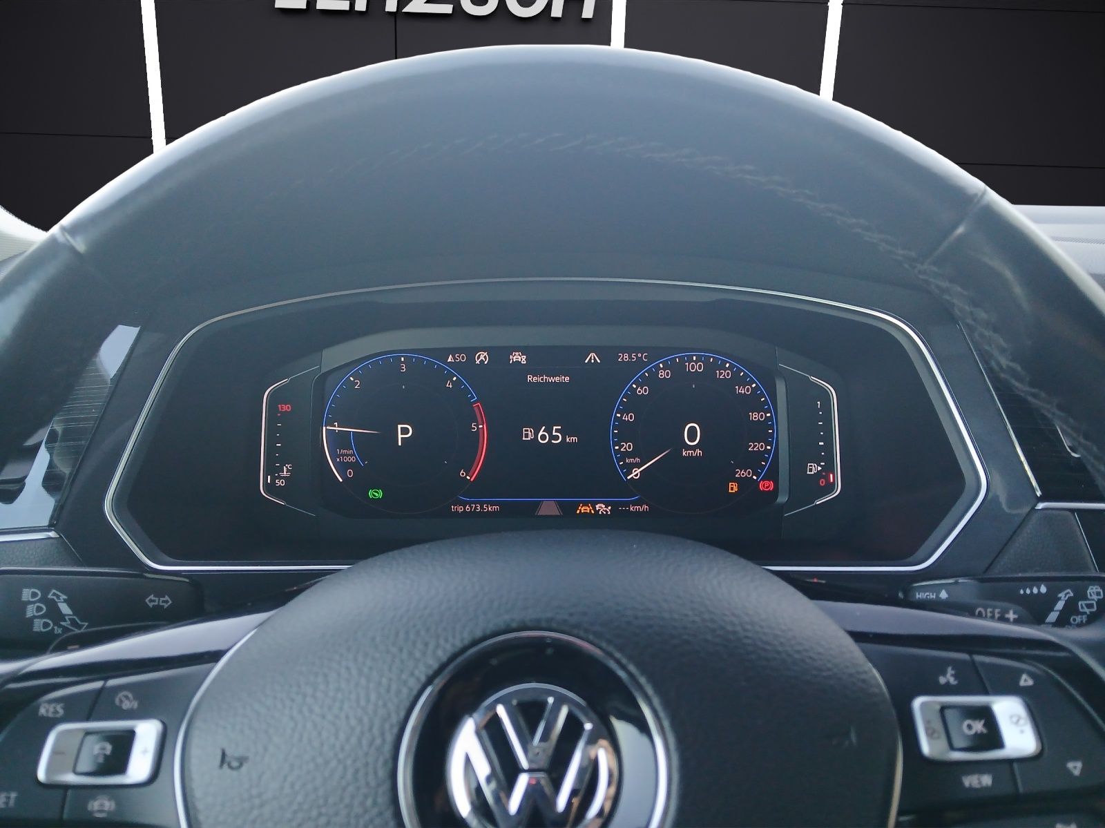 Fahrzeugabbildung Volkswagen Tiguan Allspace TDI Highline DSG 4M R-Line LED A